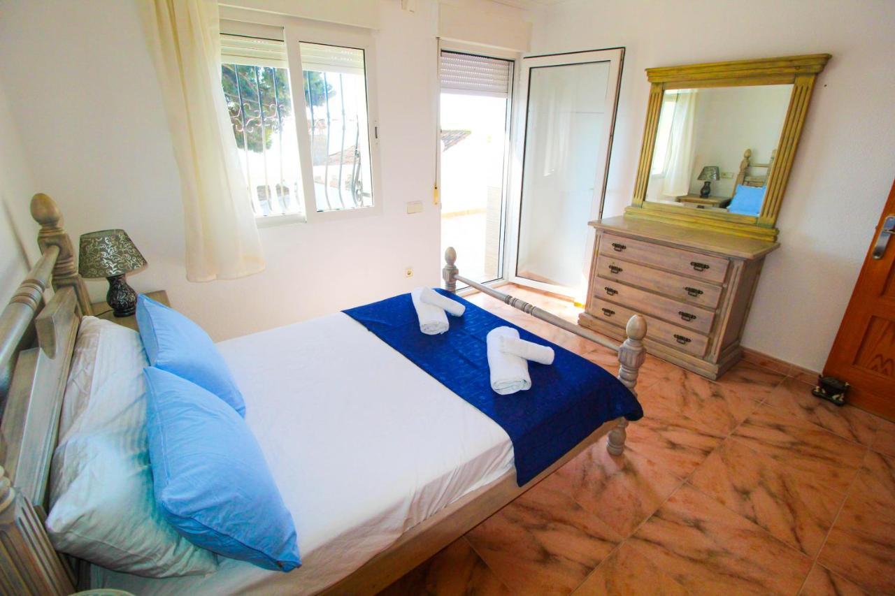 Great Villa, Sea Views, 20 Secs Walk To The Beach, Bbq, 9 People, 5 Mins Car From Alicante City Center, Sailing Club 3 Mins Walk エクステリア 写真